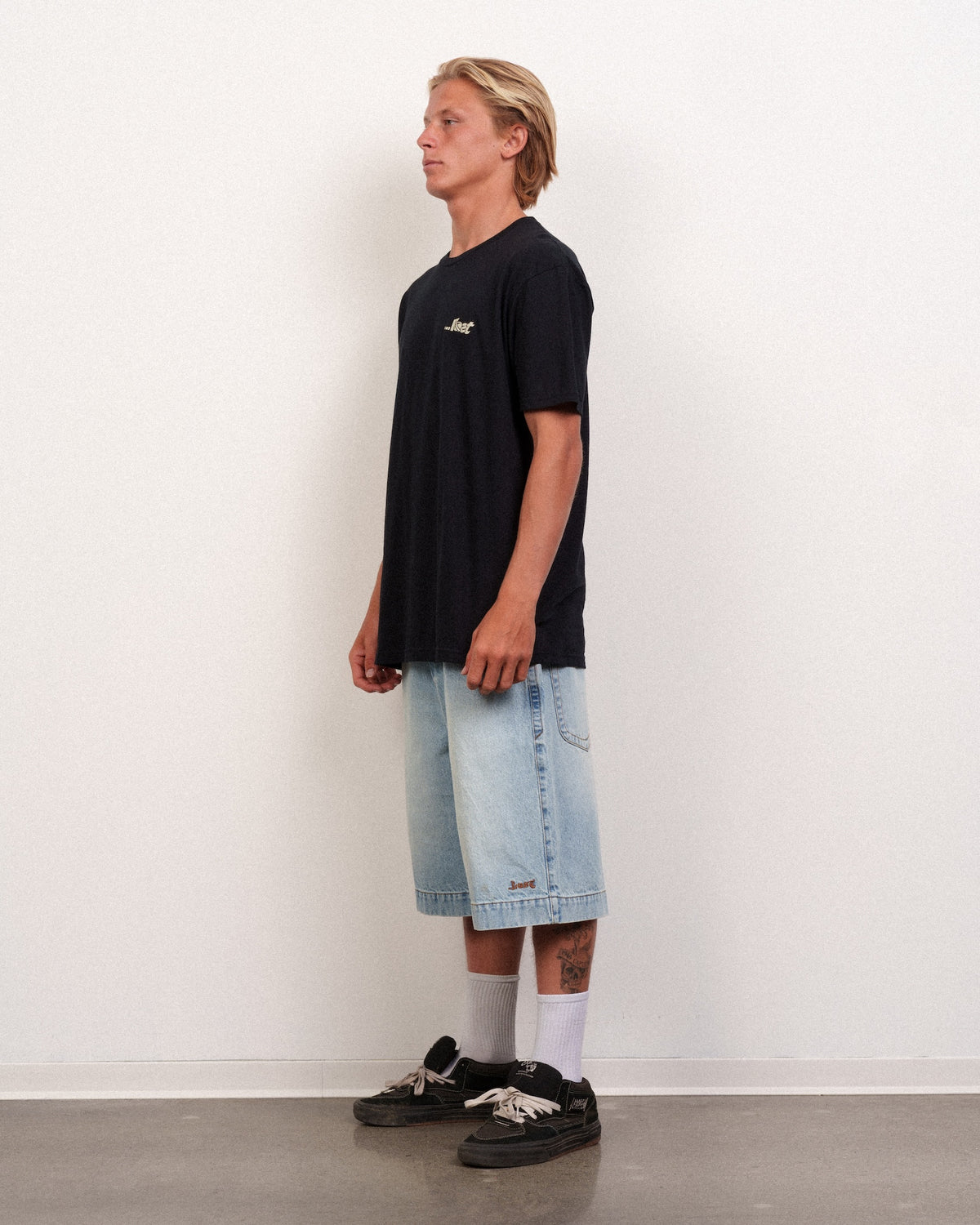 LOST // LINEAR LAM TEE