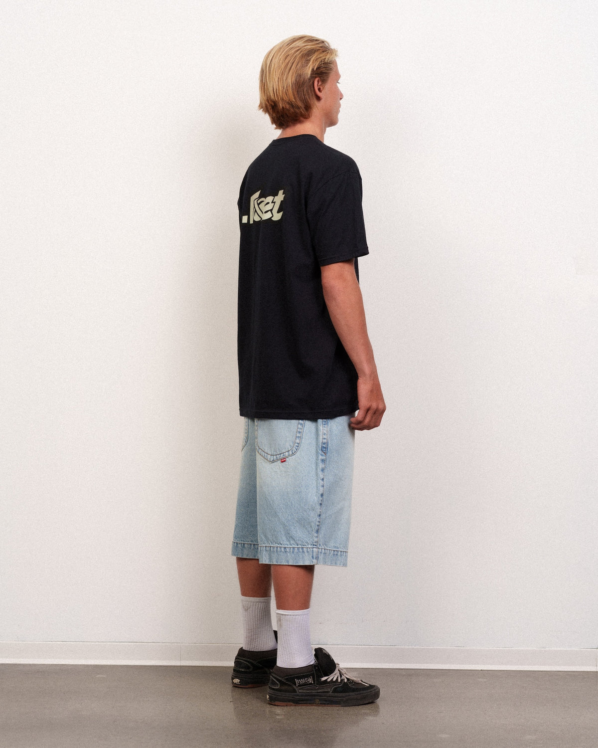 LOST // LINEAR LAM TEE