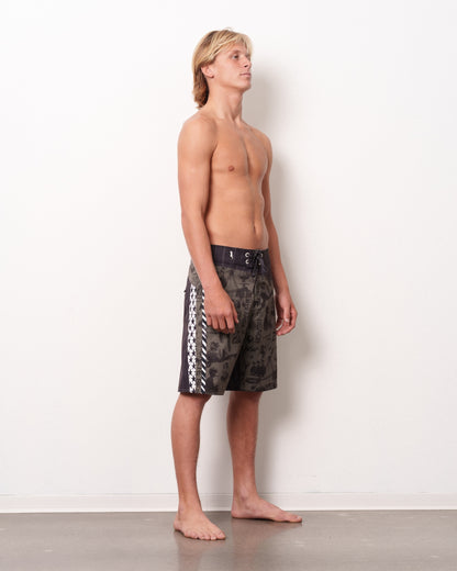 LOST // SLACKER BOARDSHORT