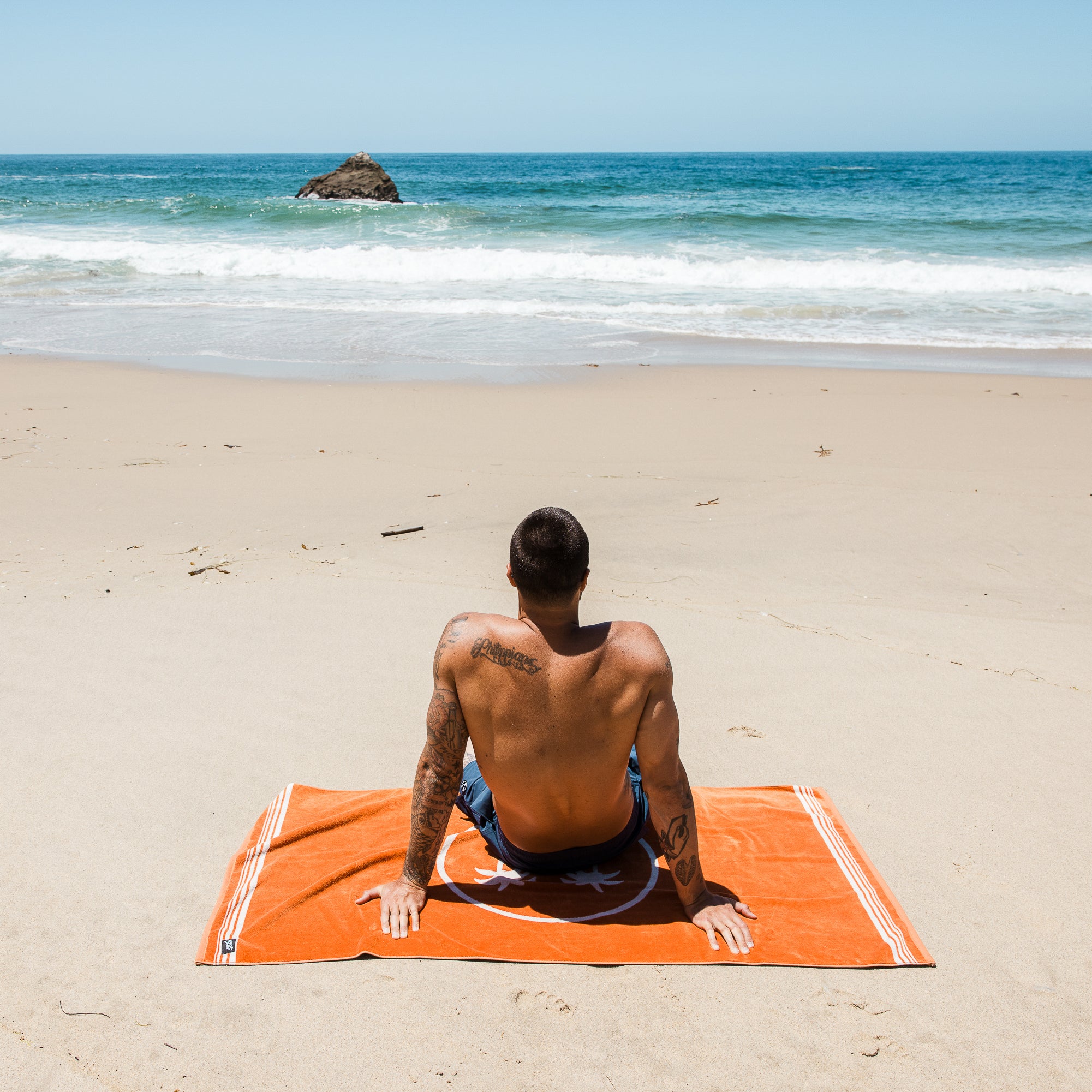 Stealth // Lux Beach Towel – Catch Surf®