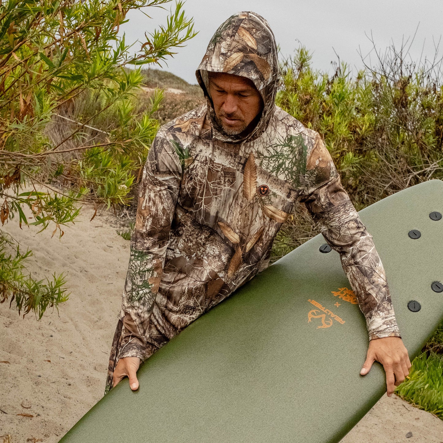 Realtree® // Hooded L/S Rash Guard